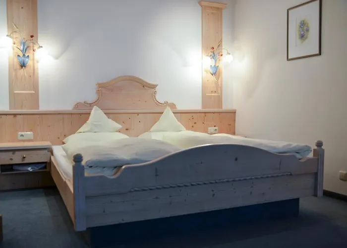 Lejlighedshotel Restaurant Alpenhof 3*