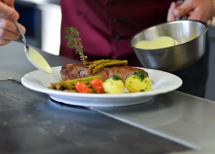 Lejlighedshotel Restaurant Alpenhof 3*