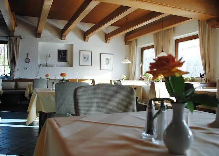 Lejlighedshotel Restaurant Alpenhof Übersee