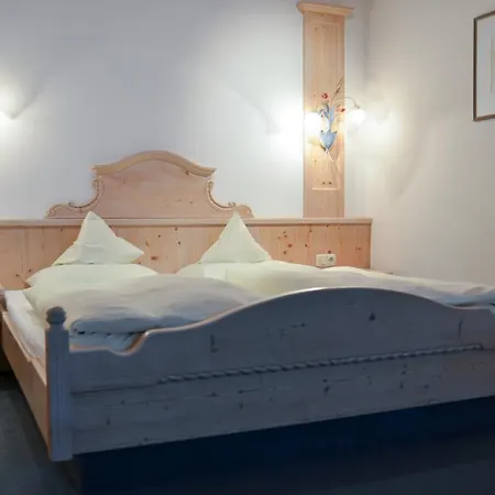 Aparthotel Restaurant Alpenhof 2*