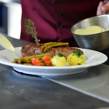 Aparthotel Restaurant Alpenhof 2*